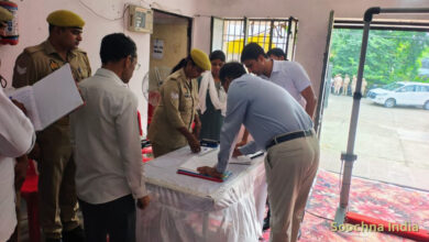 ईवीएम की जांच में लापरवाही नहीं चलेगी: डीएम, तय समय में पूरा करें एफएलसी