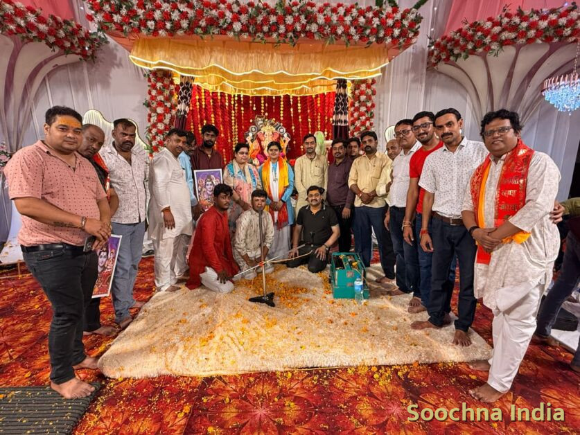 मिनी किशोरी के भजनों से भक्तिरस में डूबा गणेश पंडाल,