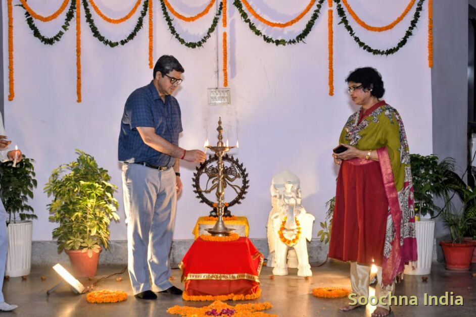 बरेली: सेवा संकल्प अभियान के तहत लगी चित्र प्रदर्शनी, दिखी विकास और जनकल्याण की तस्वीर