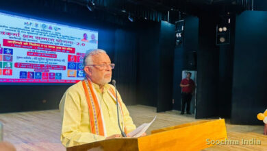 शाहजहांपुर: कारीगरों का हुनर देश की समृद्ध विरासत-वित्त मंत्री