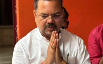 मोदी के जन्मदिन पर नगला मंदिर में गूंजे मंत्र, भाजपा नेताओं ने किया दीर्घायु यज्ञ