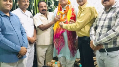 राज्य अध्यापक पुरस्कार मिलने पर धनंजय का सम्मान,