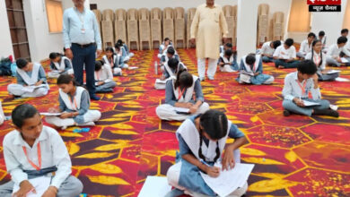 निबंध प्रतियोगिता में विद्यार्थियों ने दिखाई प्रतिभा,