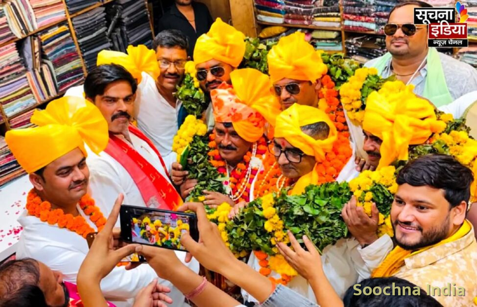 राधा अष्टमी पर निकली राधा-कृष्ण की भव्य शोभायात्रा,