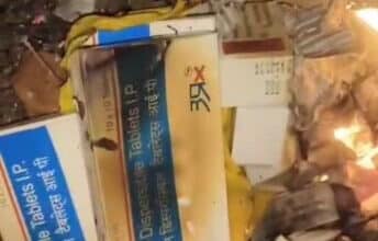 अलीगंज सीएचसी में दवाइयां जलाने का वीडियो वायरल, रात में सीएमओ ने किया औचक निरीक्षण, जांच के आदेश।