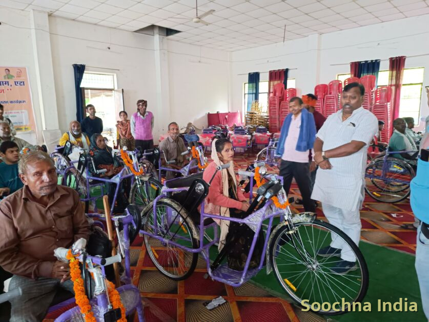 सेवा संकल्प अभियान में दिव्यांगजनों को मिले सहायक उपकरण।