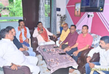 बरेली: कैंट विधायक संजीव अग्रवाल ने कार्यकर्ताओं संग सुनी प्रधानमंत्री के मन की बात