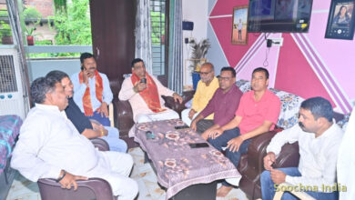 बरेली: कैंट विधायक संजीव अग्रवाल ने कार्यकर्ताओं संग सुनी प्रधानमंत्री के मन की बात