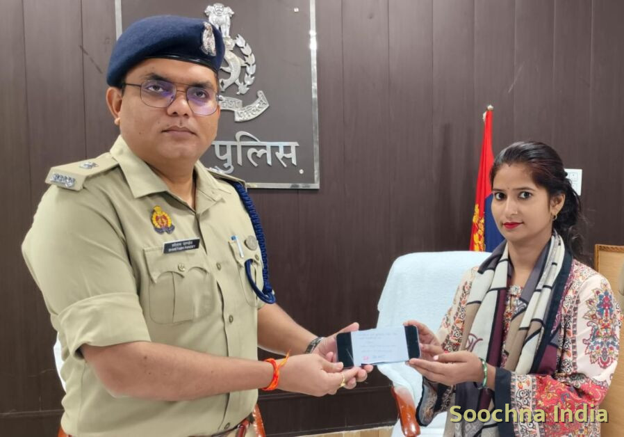27 लाख के 155 गुम मोबाइल बरामद, मालिकों को लौटाए,