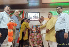 गांधी-शास्त्री के आदर्शों को जीवन में अपनाने का आह्वान।
