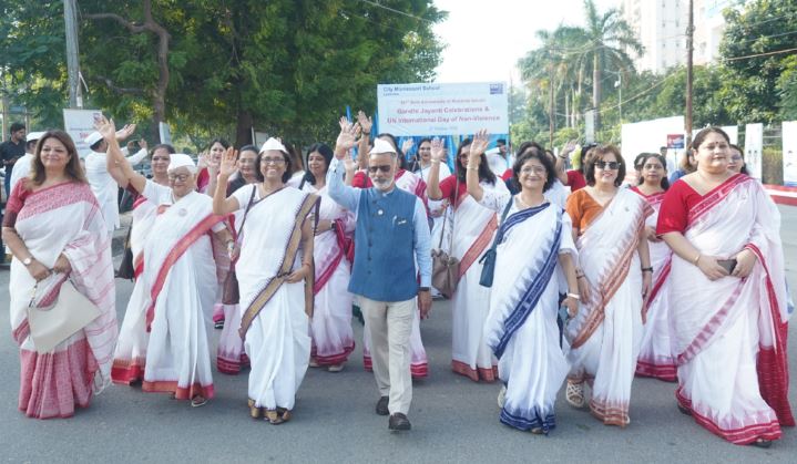 गांधी जयंती पर CMS शिक्षकों का चरित्र निर्माण मार्च